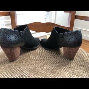 DR scholls- black suede booties